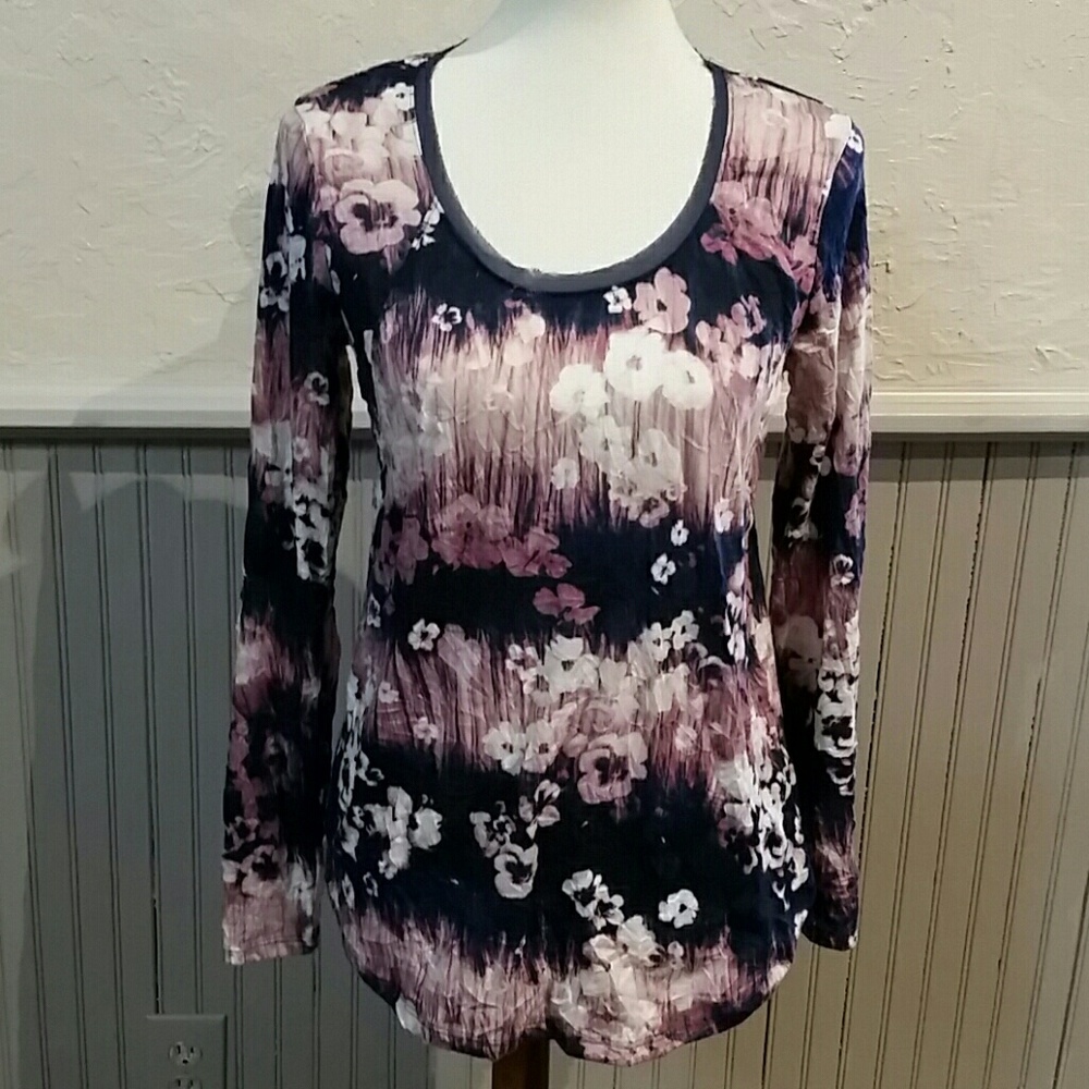 *Simply Vera*💕Floral Top